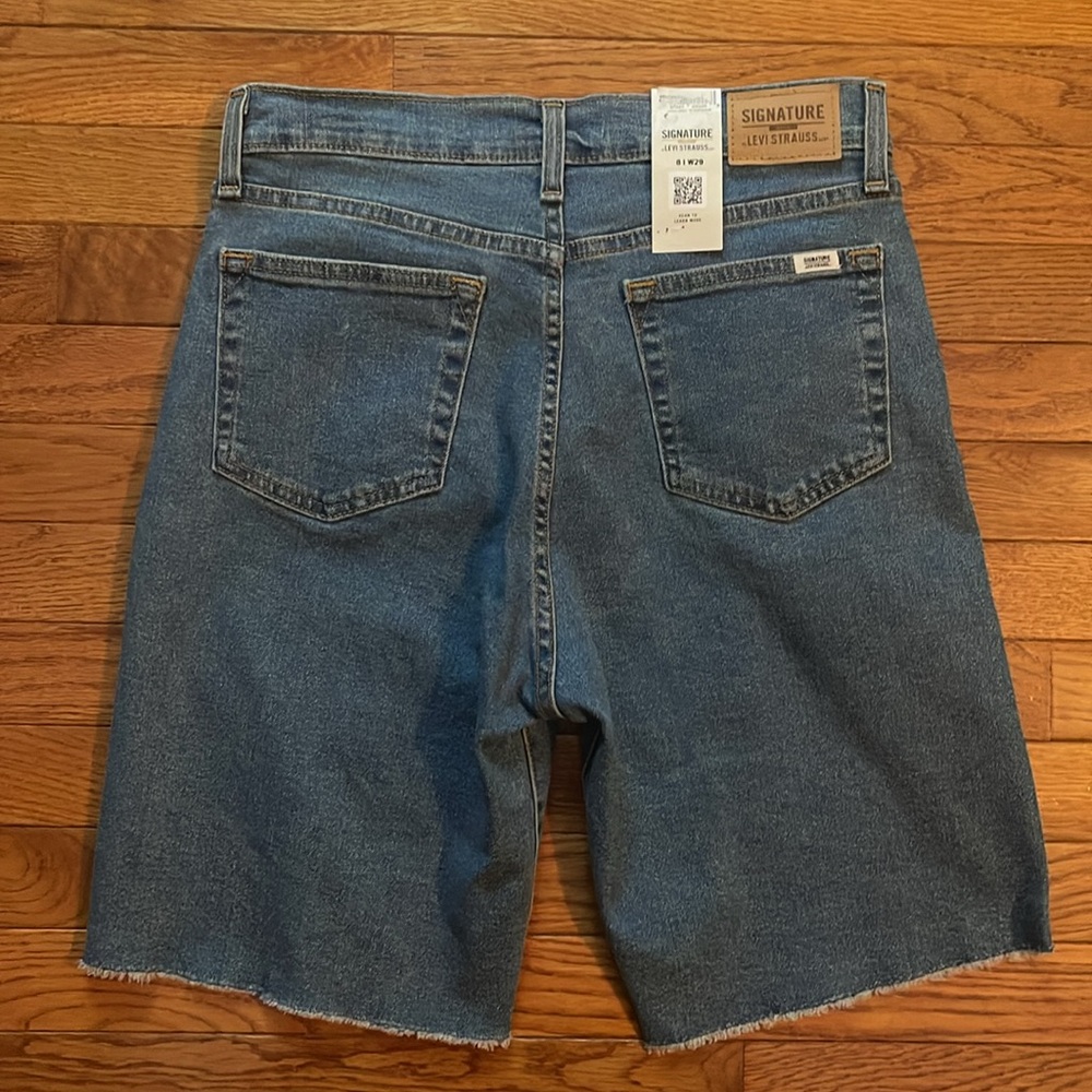 Levi Strauss Signature Heritage Distressed 9” Bermuda Jean Shorts NWT 8/29 - Picture 2 of 11